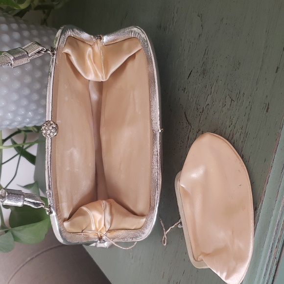 Vintage 50s Silver Evening Clutch Handbag - Picture 3 of 5